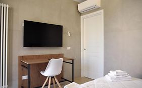 La Maison Latina Guest House